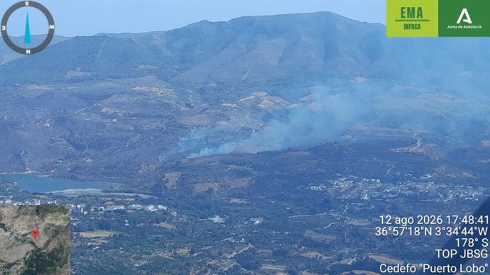 Evolución favorable del incendio en el paraje del Camino del Cementerio en la localidad granadina de El Valle