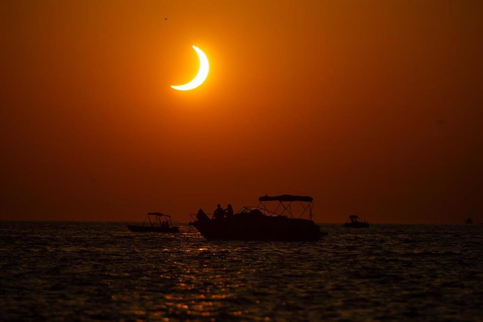 Sant Antoni de Portmany, en la zona de Ses Variades, durante el eclipse solar total de 2026.