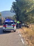 Fallece tras salirse de la vía con su turismo y chocar contra un árbol en Villar del Ala (Soria)