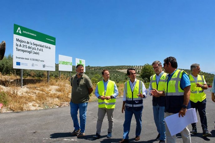 Visita a las obras en la carretera A-315.