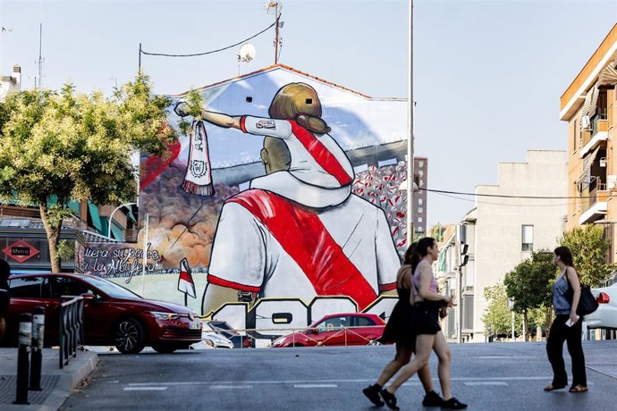 Grafitti frente al Estadio de Vallecas