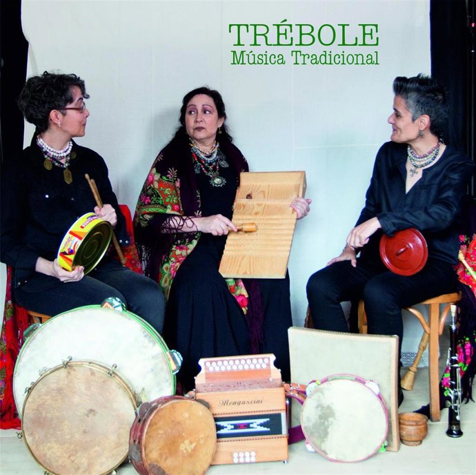 Las tres integrantes del grupo de música tradicional 'Trébole.