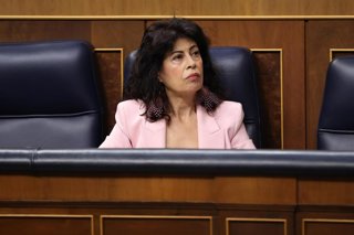 Archivo - La ministra de Igualdad, Ana Redondo, durante una sesión plenaria en el Congreso, a 30 de abril de 2026, en Madrid (España)