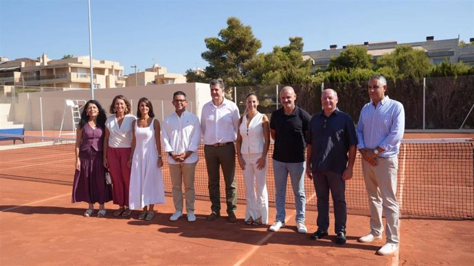 El nuevo espacio deportivo Can Misses alberga tres pistas de tenis homologadas para competiciones oficiales.