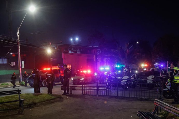 Santiago, 13 de Agosto de 2026.  Gran Operativo policial para traslado de reos desde carcel Santiago 1 hacia Talca   Diego Martin /Aton Chile