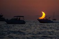 Rescatadas siete personas que navegaban en piragua sin iluminación tras el eclipse en Maó