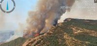 Se complica el incendio de Riglos (Huesca), que afecta a 8.000 hectáreas y amenaza San Juan de la Peña