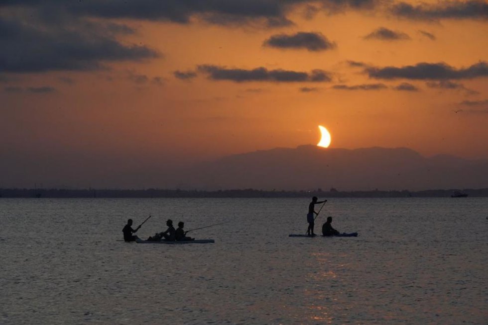 Observación del eclipse solar en Cartagena
