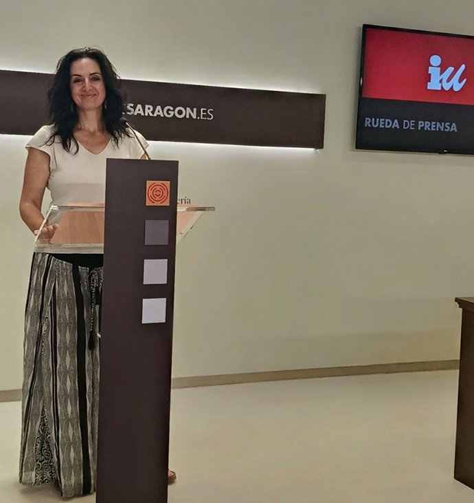 La portavoz de IU en las Cortes de Aragón, Marta Abengochea.