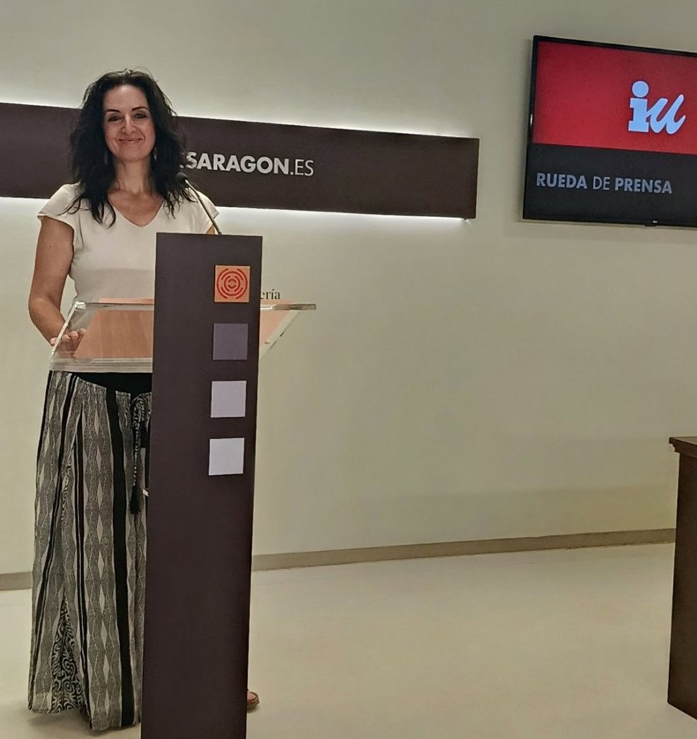 La portavoz de IU en las Cortes de Aragón, Marta Abengochea.