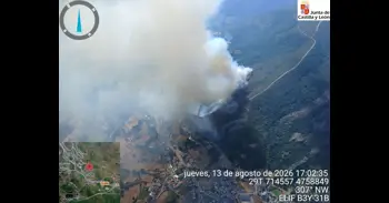 Estabilizado el incendio en el entorno urbano de Caboalles de Abajo (León)  que deja 50 evacuados