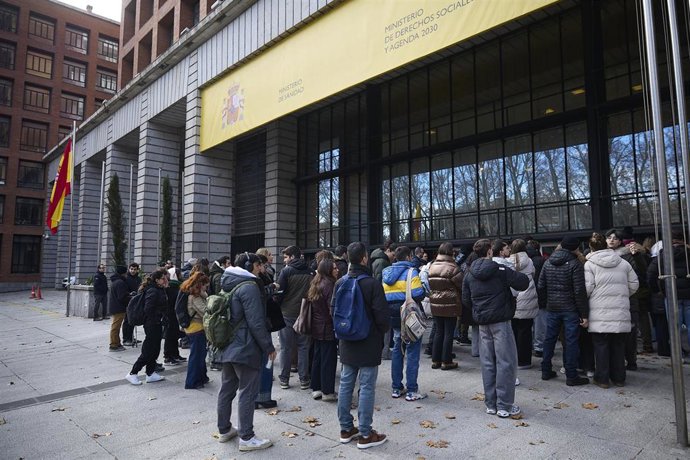 Archivo - Entrada del Ministerio de Sanidad el día de las pruebas de Formación Sanitaria Especializada, a 24 de enero de 2026, en Madrid (España).