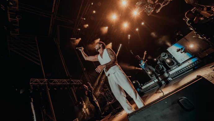 El cantante Antoñito Molina durante una actuación en el Tío Pepe Festival de Jerez de la Frontera (Cádiz)