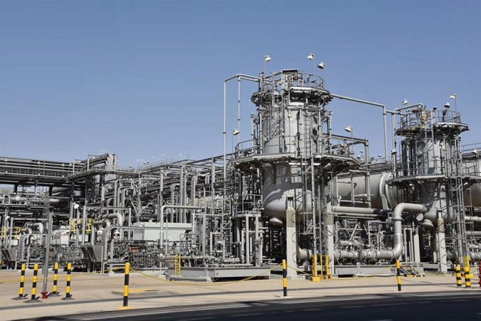 Archivo - Arquivo - RIYADH, 16 de agosto de 2022  -- Foto tirada em 28 de junho de 2021 mostra o complexo industrial da gigante petrolífera saudita Aramco em Dammam, na Arábia Saudita. ACOMPANHANDO A MATÉRIA “Entrevista: Especialista da Saudi Aramco se mo