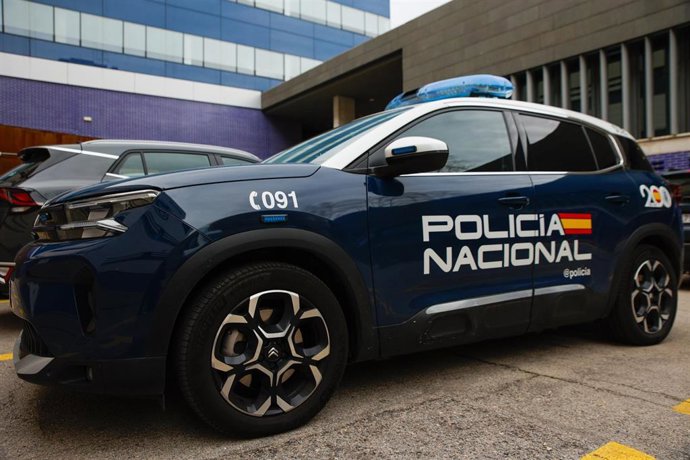 Archivo - Vehículo de la Policía Nacional