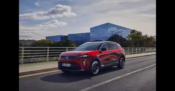 Renault ofrece hasta 600 km de autonomía en el Scenic E-Tech eléctrico, ideal para viajes familiares