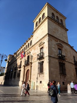 Archivo - Palacio de los Guzmanes, sede de la Diputación de León.