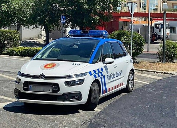 Archivo - Coche de la Policía Local de Ávila.