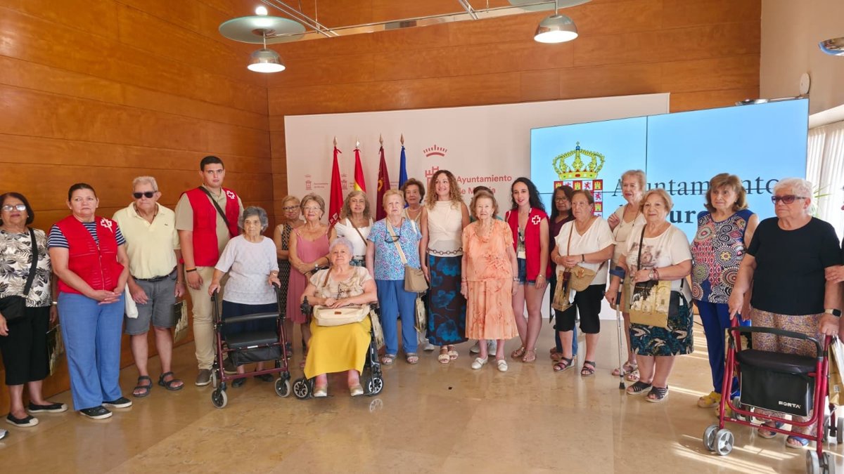 El proyecto Enrédate crea espacios de encuentro y actividades para combatir la soledad no deseada entre mayores