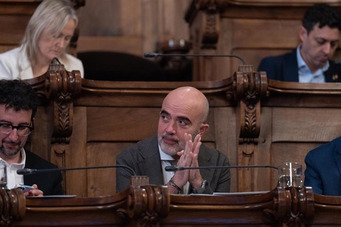 Archivo - El líder del PP en el Ayuntamiento de Barcelona, Daniel Sirera, en una imagen de archivo