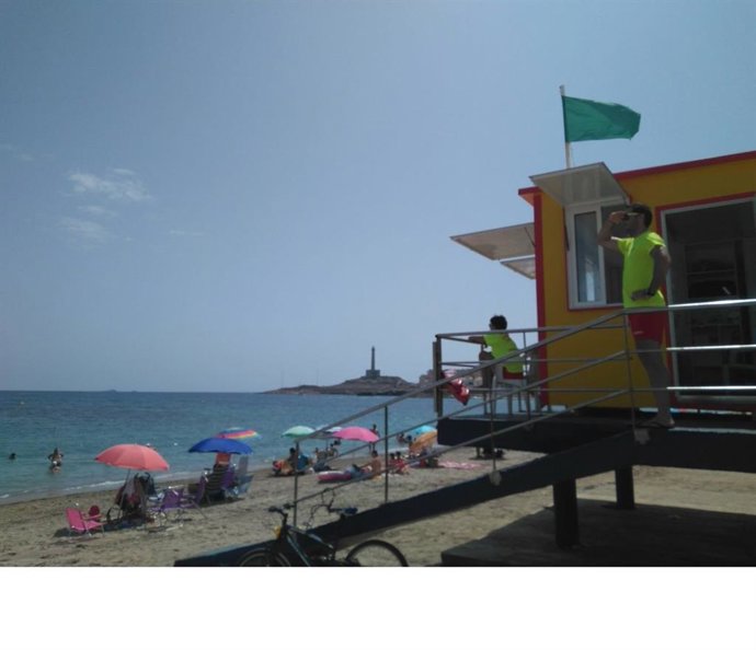 Archivo - Imagen de archivo de un puesto de vigilancia de playas en Cartagena