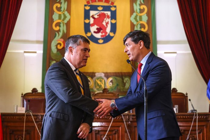 Santiago, 13 de Agosto del 2026.  El líder del Partido De La Gente, Franco Parisi, se reúne con el alcalde de Santiago, Mario Desbordes, instancia en la que abordarán distintos temas de interés de seguridad de la comuna y contingencias.  Luis