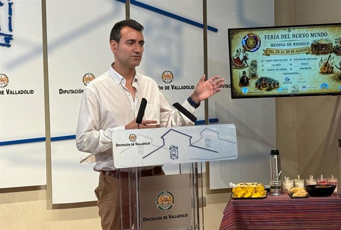 El vicepresidente de la Diputación de Valladolid y alcalde de Medina de Rioseco, David Esteban, en la presentación de la Feria del Nuevo Mundo en el Palacio de Pimentel