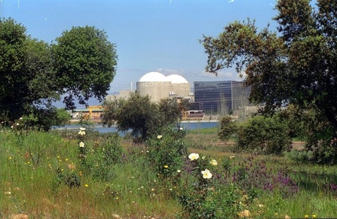 Archivo - Central Nuclear de Almaraz en una imagen de archivo