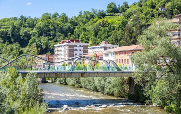 Puente de Sotrondio. Pasarela del Serrallo. Rio Nalón. San Martín del Rey Aurelio, SMRA.