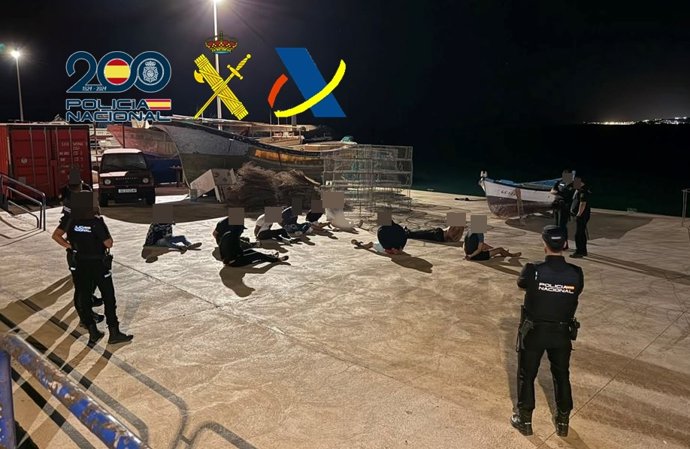 Detenidos en la operación 'Babayaga' en el muelle del Castillo del Romeral, en el sur de Gran Canaria