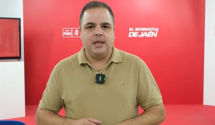 Archivo - El parlamentario andaluz por el PSOE de Jaén Víctor Torres.