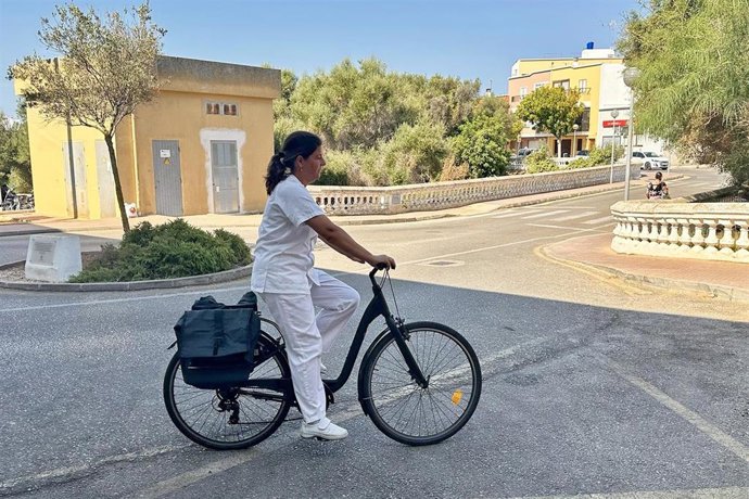El Canal Salat de Ciutadella incorpora bicicletas para los profesionales que hacen visitas domiciliarias