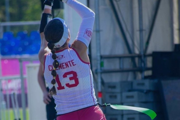Sara Villagrasa, en un partido con la selección española de flag football.