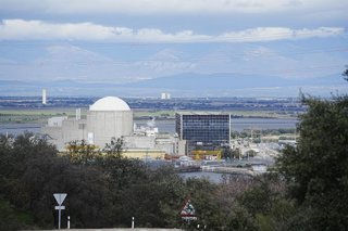 Archivo - Arxivo - Vista de la central nuclear d'Almaraz, en una foto d'arxiu