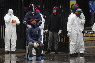 Santiago, 1 de septiembre de 2022.  Se producen incidentes en las afueras del Instituto Nacional.  Jonnathan Oyarzun/Aton Chile