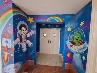 Entrada a las Consultas Externas de Pediatría y Neonatología del Hospital Universitario de Puerto Real, del Servicio Andaluz de Salud (SAS)