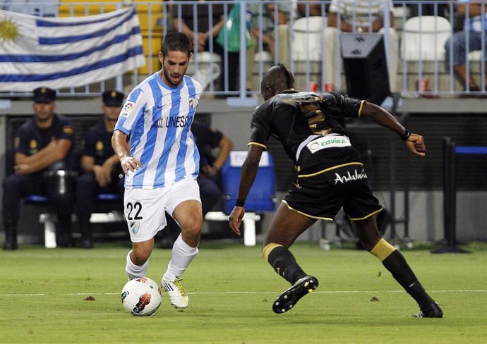 Archivo - El jugador español Isco Alarcón durante un partido con el Málaga CF.