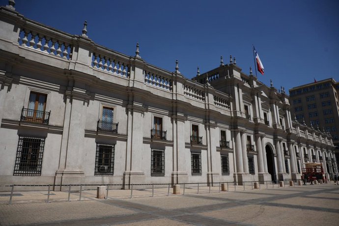 Santiago 24 de febrero 2026. Frontis del Palacio de La Moneda luego de los trabajos de restauracion de la fachada, iniciados en noviembre   Dragomir Yankovic/Aton Chile