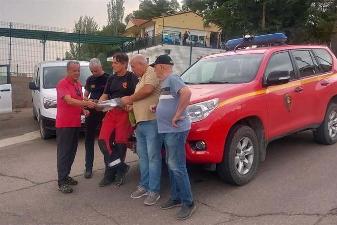 El presidente de la Diputación Provincial de Zaragoza (DPZ) visita el Puesto de Mando Avanzado del incendio forestal de la Sierra de Algairén.
