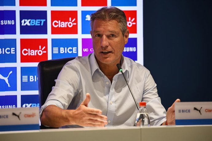 Futbol, Presentacion Jugador Universidad Catolica  El jugador de Universidad Catolica Bernardo Cerezo, durante su presentacion en la Sala de Prensa del Claro Arena en Santiago, Chile.  6/01/2026  Diego Martin/Photosport  Football, Universidad Catolica