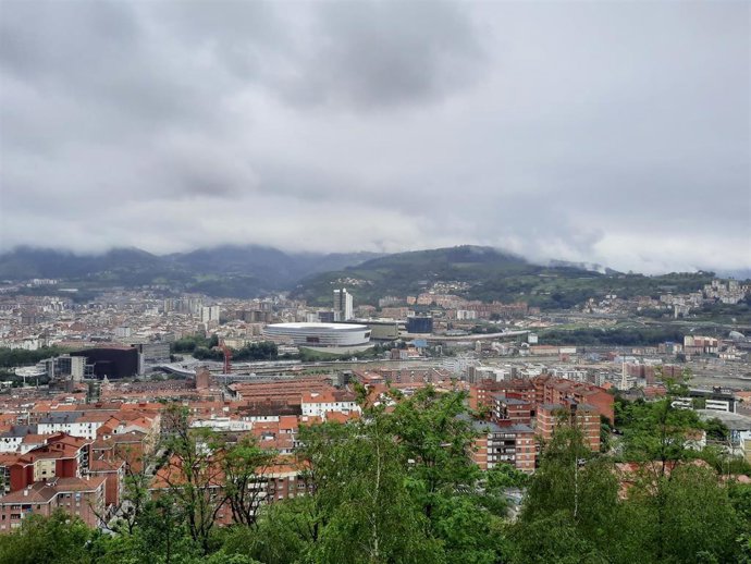 Cielo muy nuboso sobre Bilbao