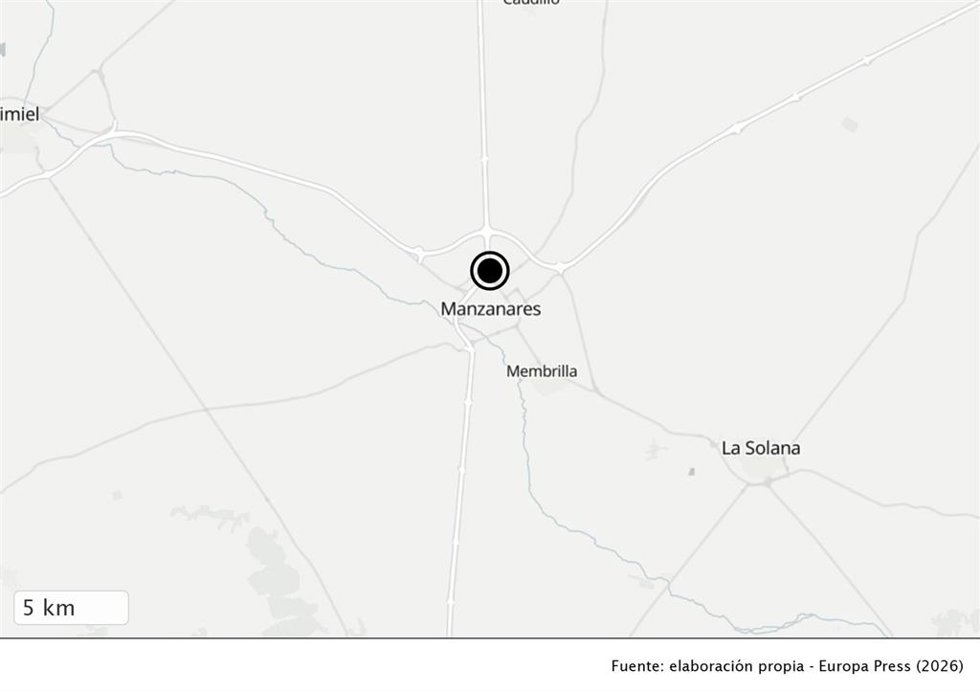 Muere un hombre tras precipitarse desde el tejado de una vivienda en Manzanares