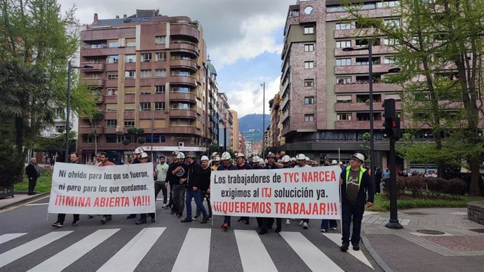 Archivo - Manifestación en Oviedo de trabajadores de la mina, en una imagen de archivo 