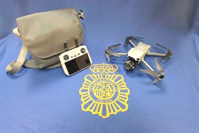Intervenido durante el espectáculo de drones de la Feria de Málaga uno que sobrevolaba sin autorización