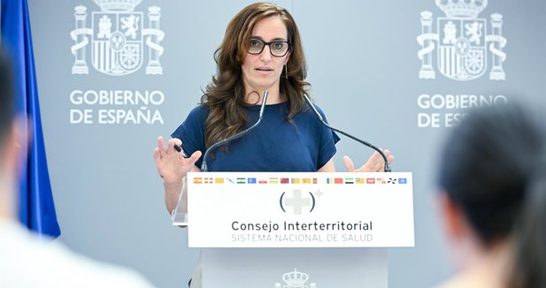 Mónica García visita este domingo Ceuta para abordar la situación sanitaria tras la crisis migratoria