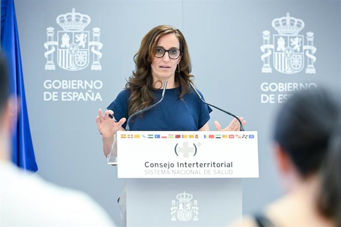 La ministra de Sanidad, Mónica García. 