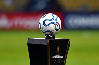 Futbol, Coquimbo Unido vs Deportes Tolima. Fase de Grupos, Copa Libertadores 2026. El balon oficial de la copa libertadores es fotografiado durante un partido del grupo B entre Coquimbo Unido y Deportes Tolima disputado en el estadio Francisco Sanchez