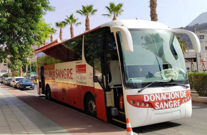 Unidad móvil para la donación de sangre en Canarias