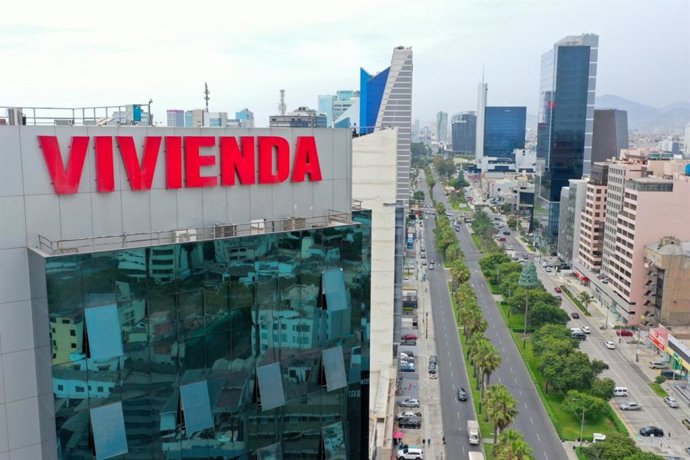 Archivo - Fachada del Ministerio de Vivienda, Construcción y Saneamiento (MVCS).