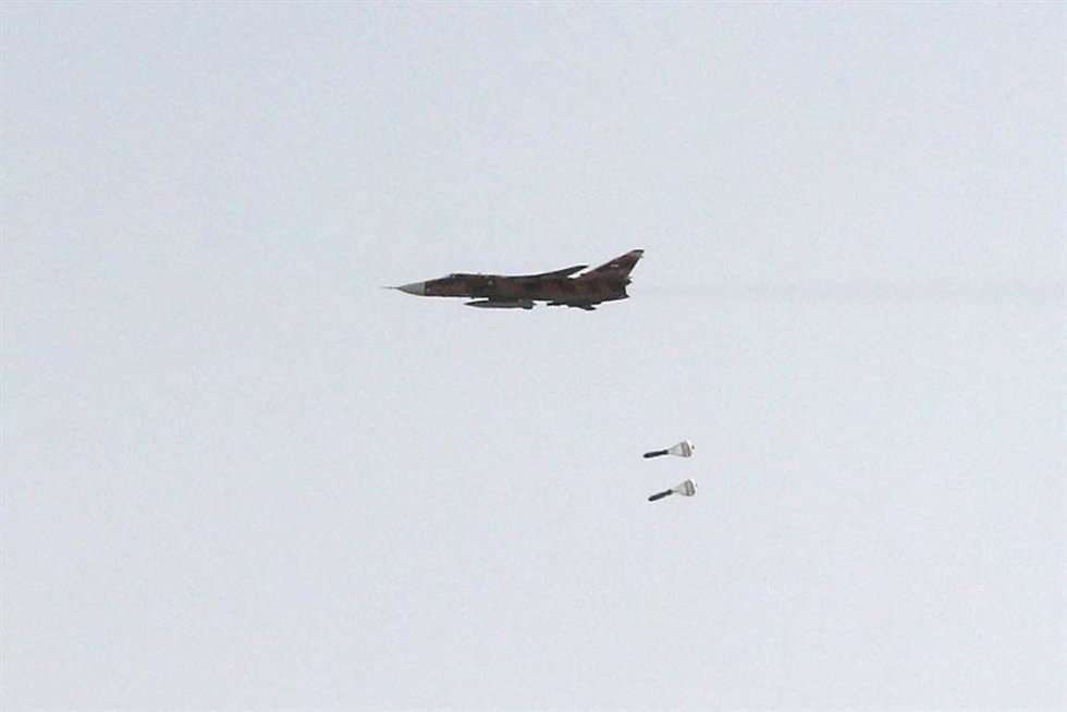 Archivo - Imagen de archivo de un avión de combate iraní Sukhoi SU-24 